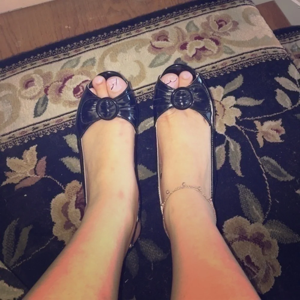 Black wedges